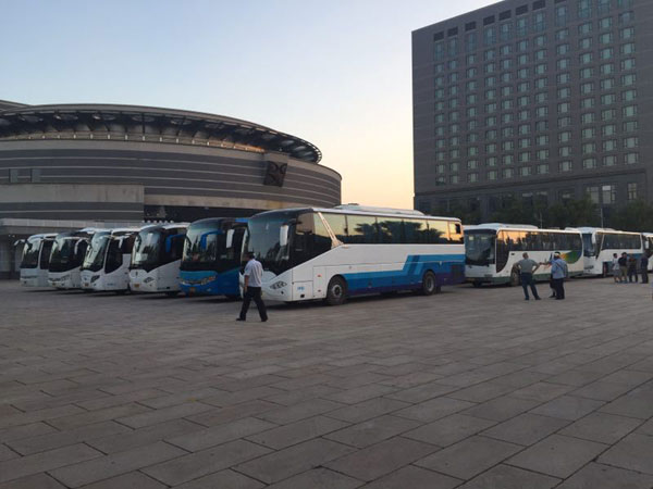 別急，教你解決企業年會大巴車（深圳企業年會包車）